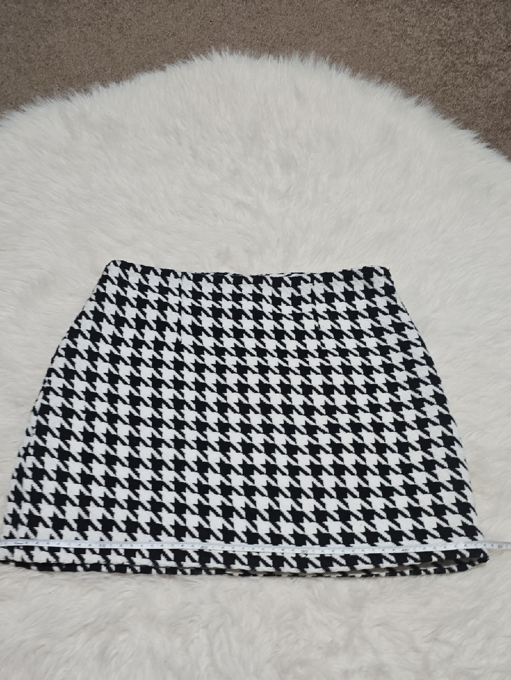 Forever 21 Black & White Houndstooth Mini Skirt